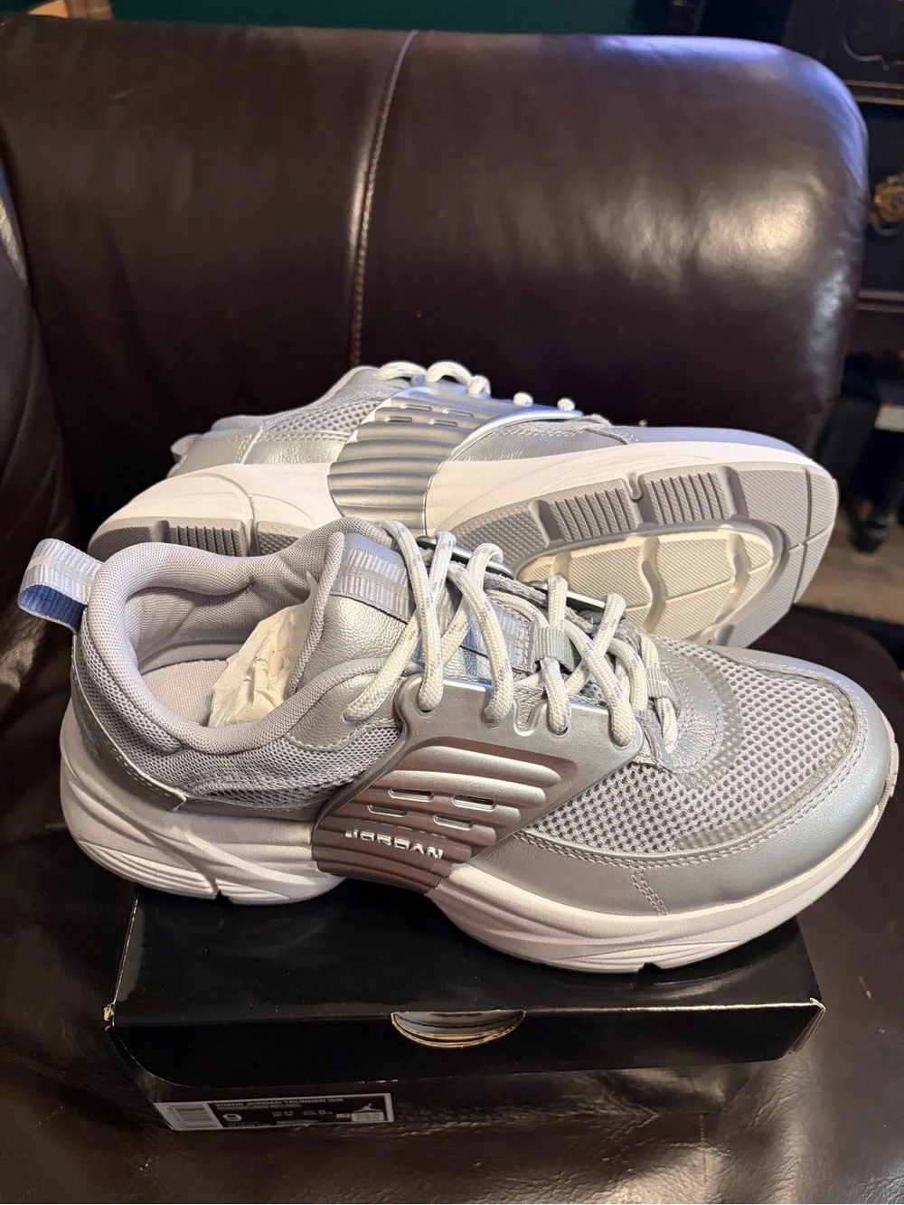 Jordan Women's Grey Trunner O/S (size 9W/7.5M) Athletic Sneakers